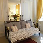 D'hotes Chateau De Courcelette Bed & Breakfast