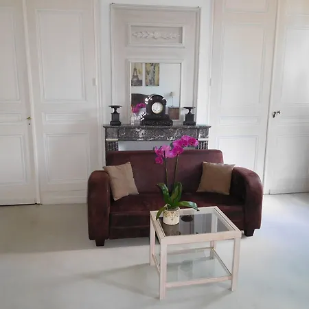 Bed & Breakfast Chateau De Courcelette 3*