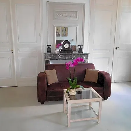 D'hotes Chateau De Courcelette Bed and Breakfast