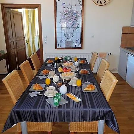 D'hotes Chateau De Courcelette Bed and Breakfast 3*