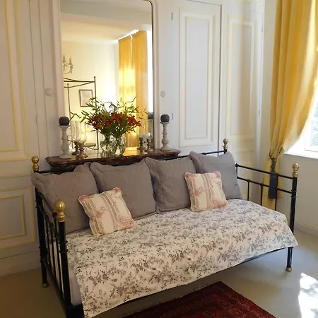 D'hotes Chateau De Courcelette Bed and breakfast