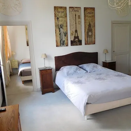 Bed and Breakfast D'hotes Chateau De Courcelette 3*