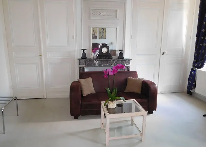 Couette-café D'hôtes Château De Courcelette 3*