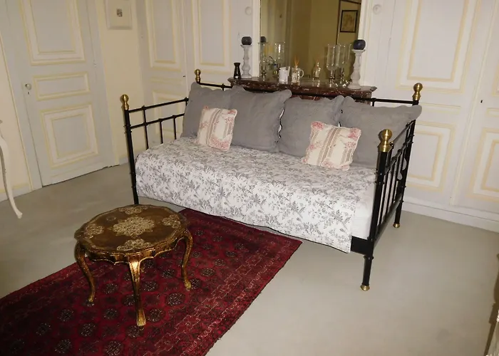 Couette-café D'hôtes Château De Courcelette 3*