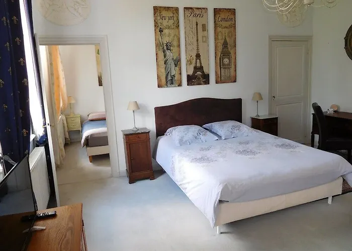 Couette-café D'hôtes Château De Courcelette 3*